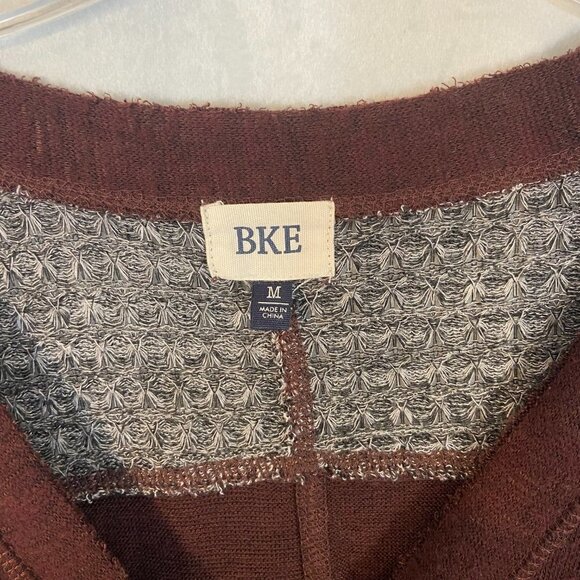 BKE Button Front Knit Sweater V-Neck Long Sleeve Women's Size M Burgundy Grey - Picture 3 of 8